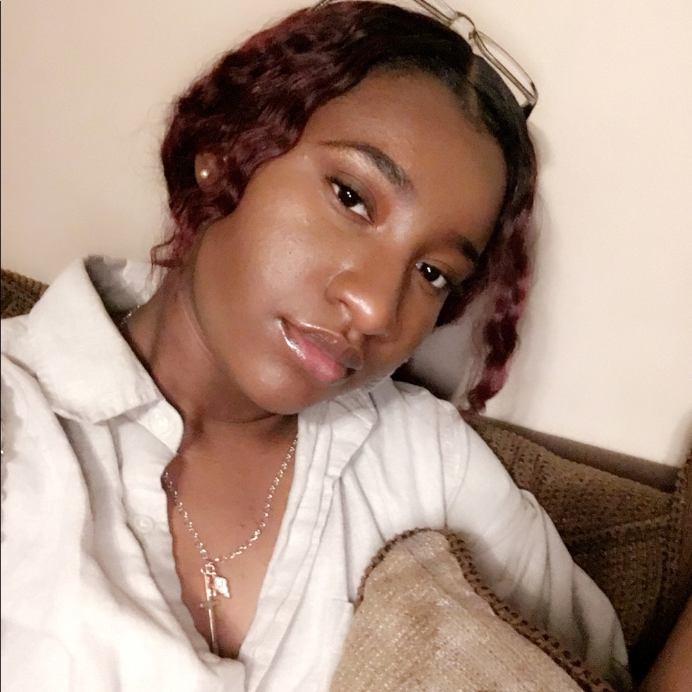 Meet your Posher, Aurelle
